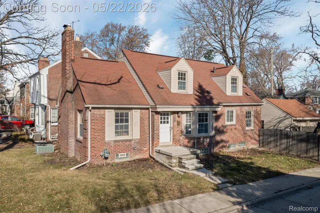 20701 Toles Lane Grosse Pointe Woods City MI 48236