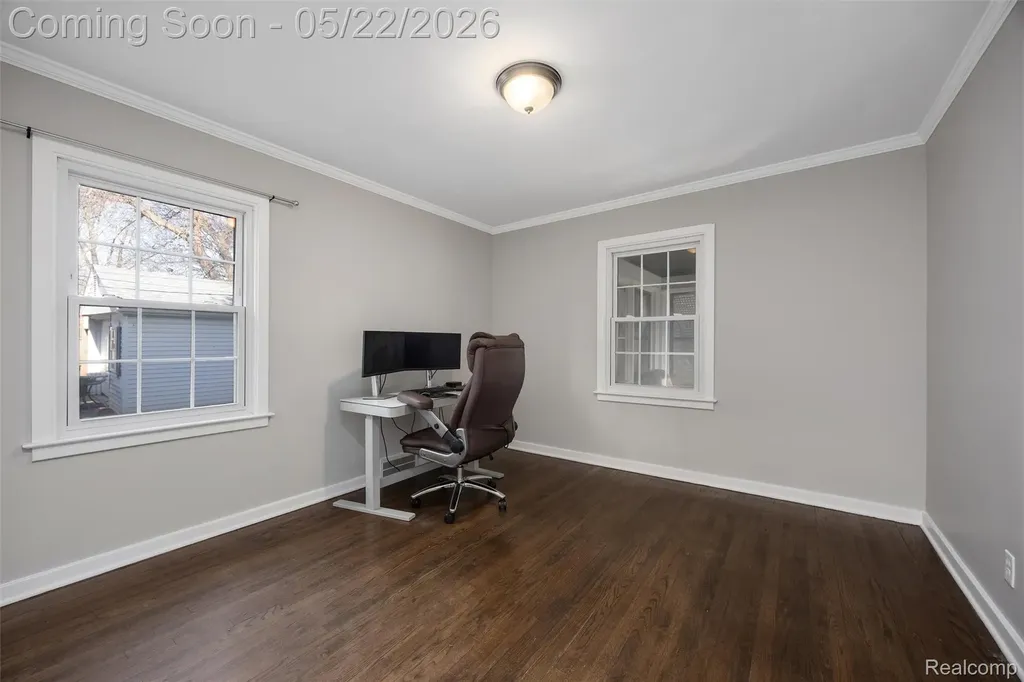20701 Toles Lane Grosse Pointe Woods City MI 48236