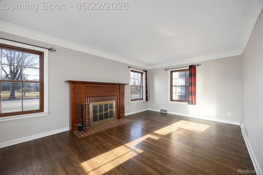 20701 Toles Lane Grosse Pointe Woods City MI 48236
