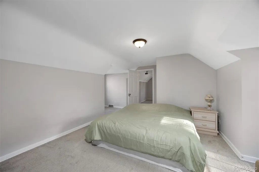 20701 Toles Lane Grosse Pointe Woods City MI 48236