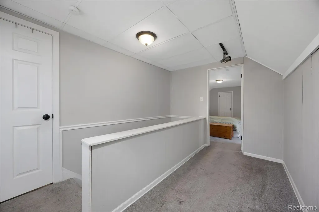 20701 Toles Lane Grosse Pointe Woods City MI 48236