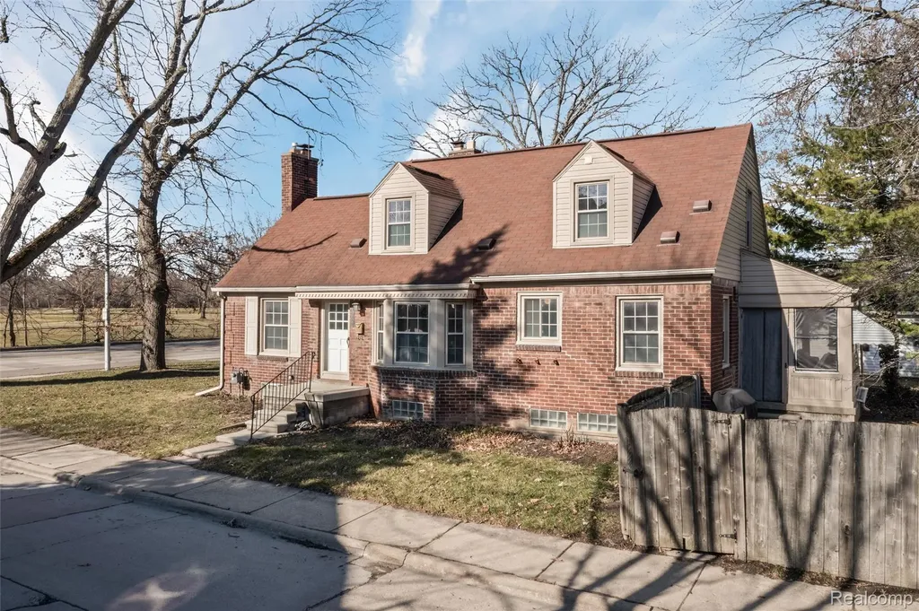 20701 Toles Lane Grosse Pointe Woods City MI 48236
