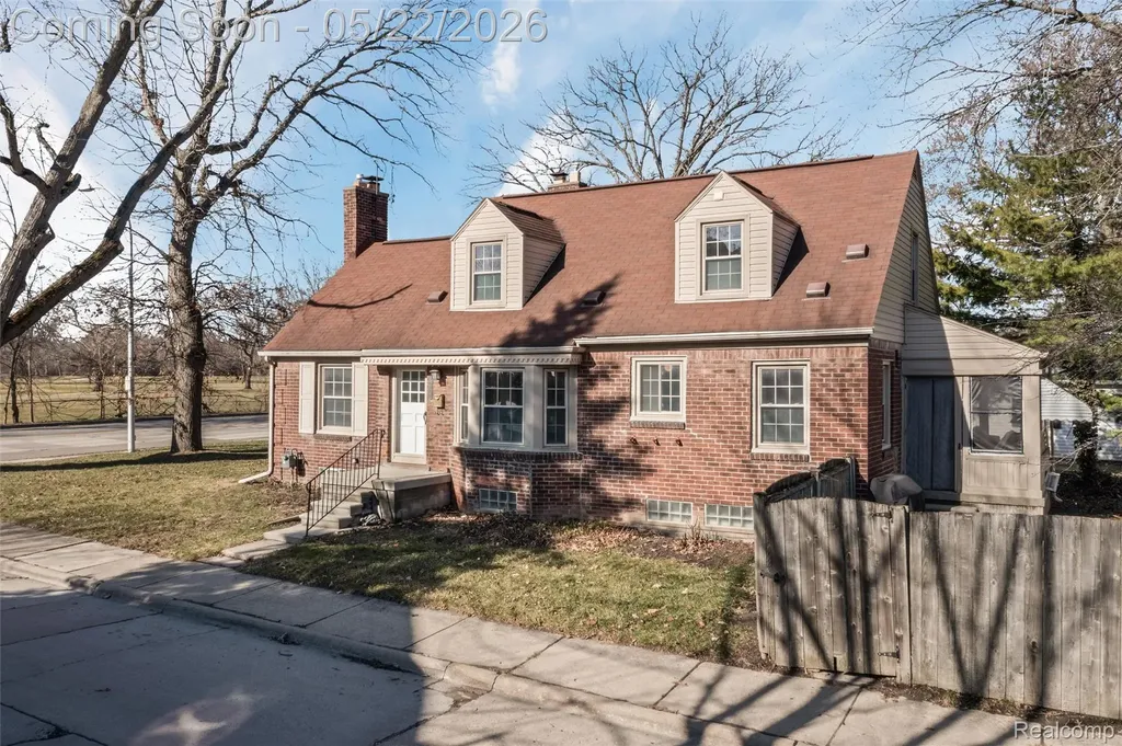 20701 Toles Lane Grosse Pointe Woods City MI 48236