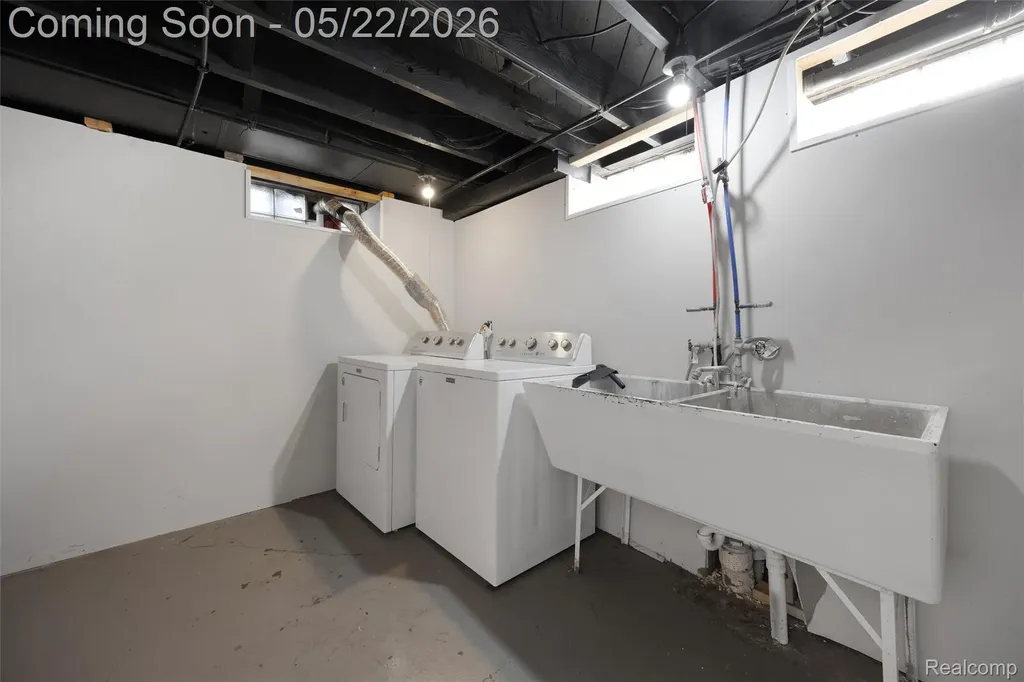 20701 Toles Lane Grosse Pointe Woods City MI 48236