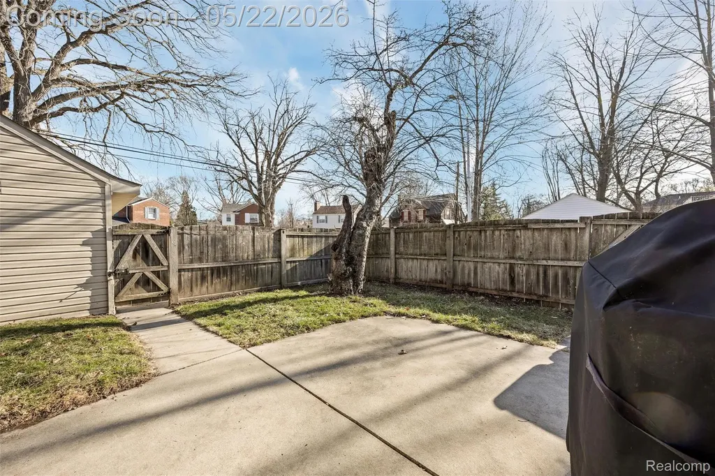 20701 Toles Lane Grosse Pointe Woods City MI 48236