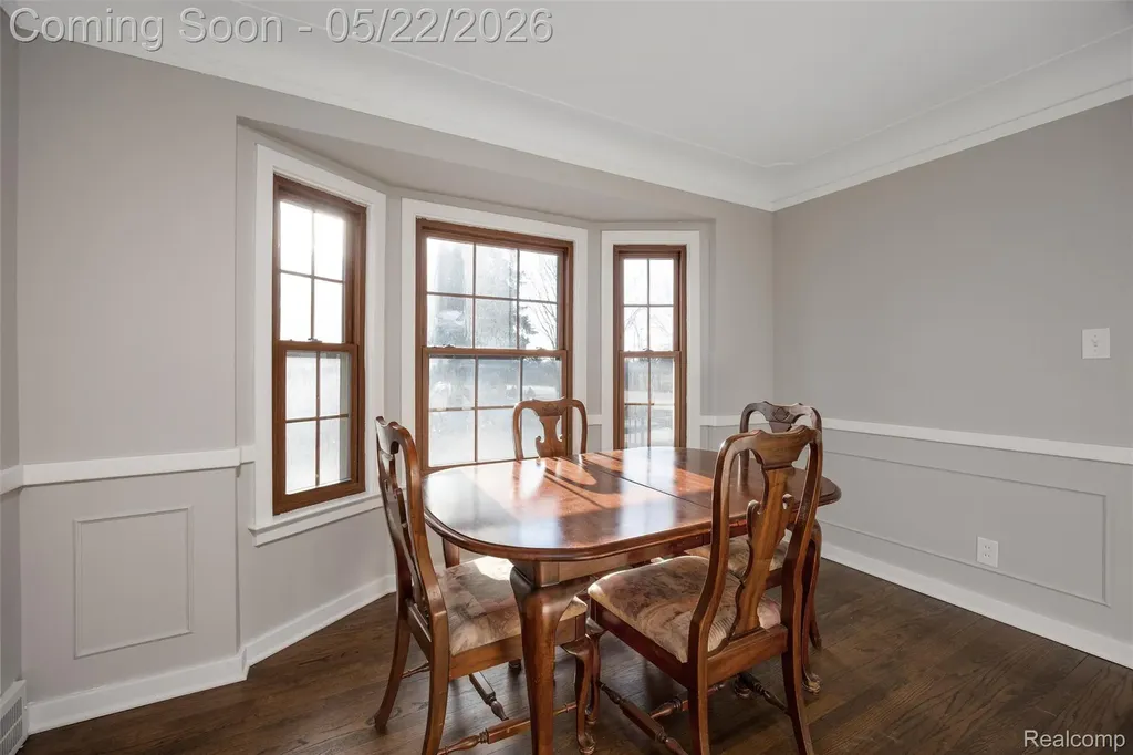 20701 Toles Lane Grosse Pointe Woods City MI 48236