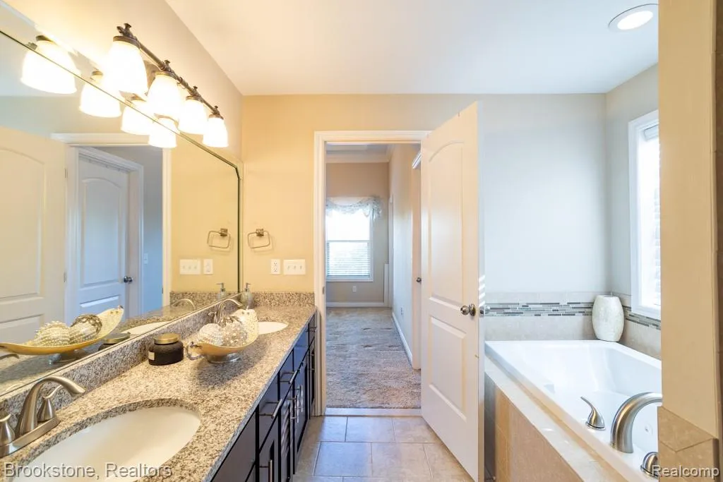 13809 Grandeur Avenue Shelby Charter Township MI 48315