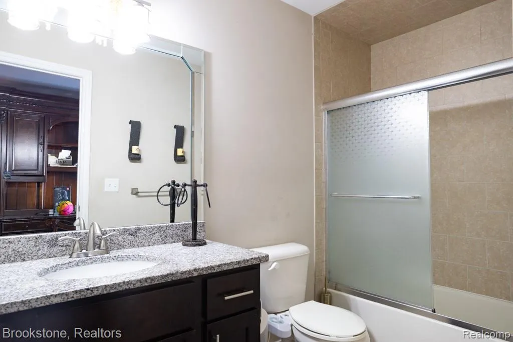 13809 Grandeur Avenue Shelby Charter Township MI 48315
