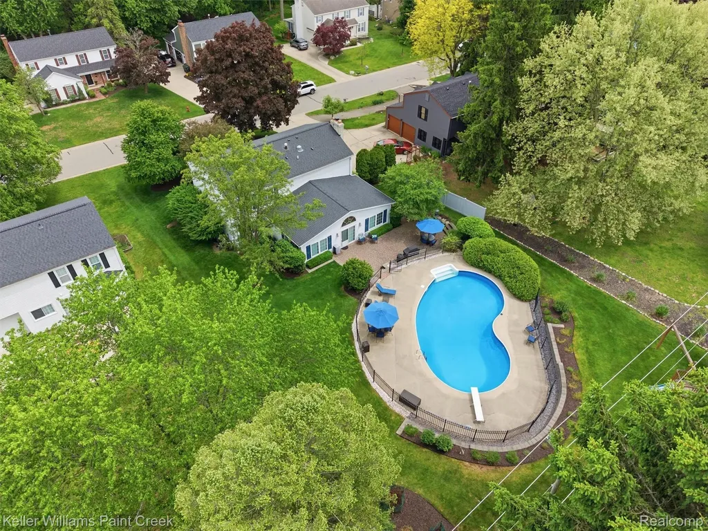 1351 W Fairview Lane Rochester Hills City MI 48306