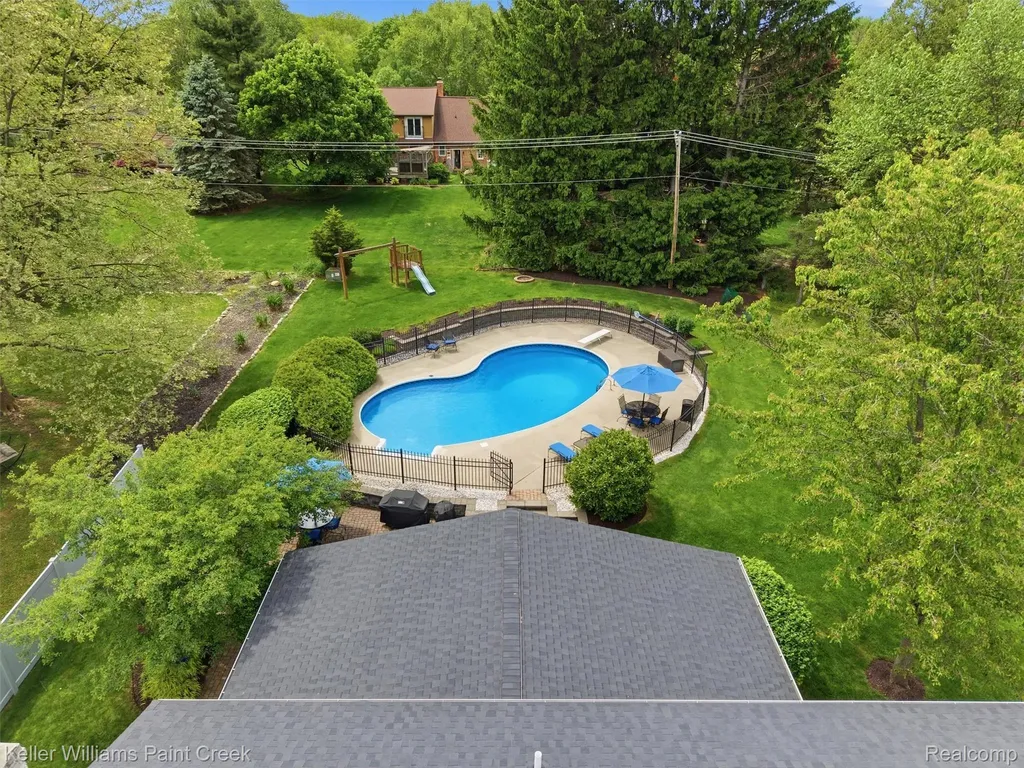 1351 W Fairview Lane Rochester Hills City MI 48306