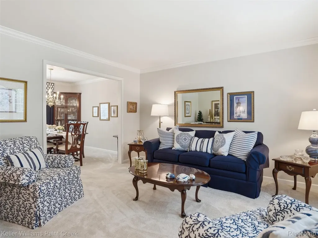 1351 W Fairview Lane Rochester Hills City MI 48306