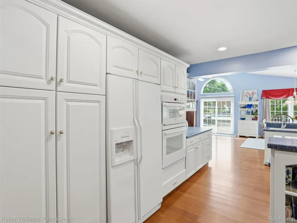 1351 W Fairview Lane Rochester Hills City MI 48306