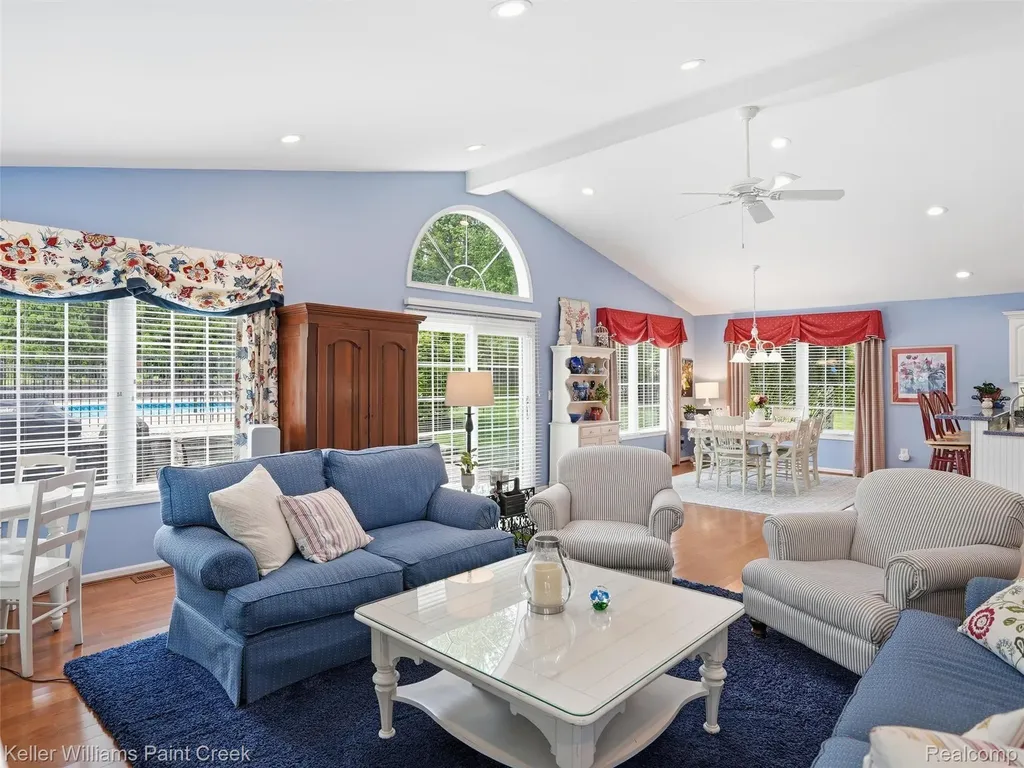 1351 W Fairview Lane Rochester Hills City MI 48306