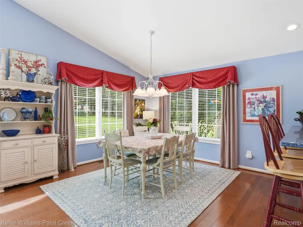 1351 W Fairview Lane Rochester Hills City MI 48306