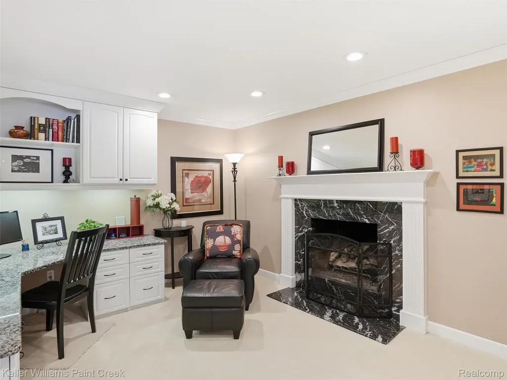1351 W Fairview Lane Rochester Hills City MI 48306