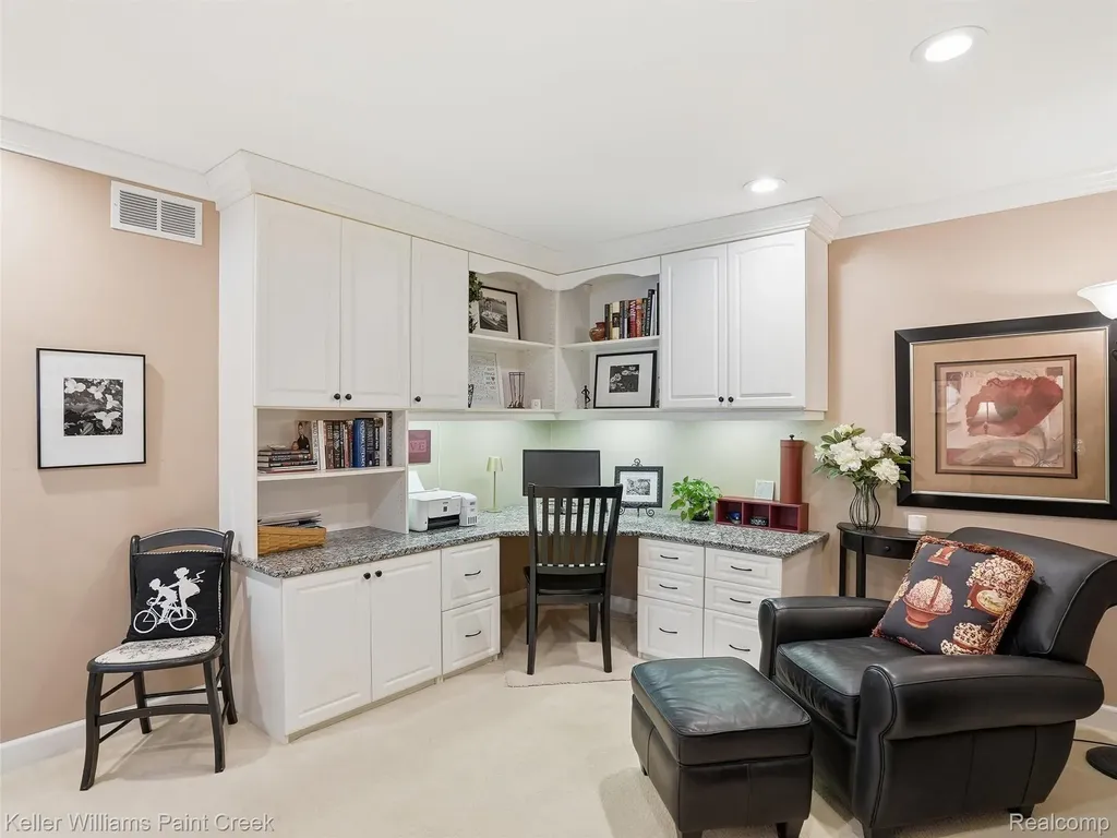 1351 W Fairview Lane Rochester Hills City MI 48306