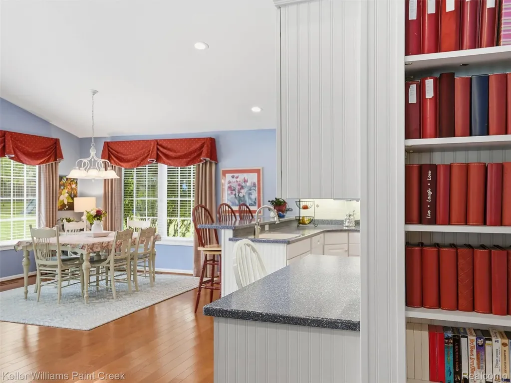 1351 W Fairview Lane Rochester Hills City MI 48306