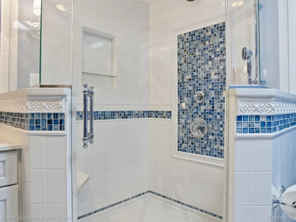 1351 W Fairview Lane Rochester Hills City MI 48306