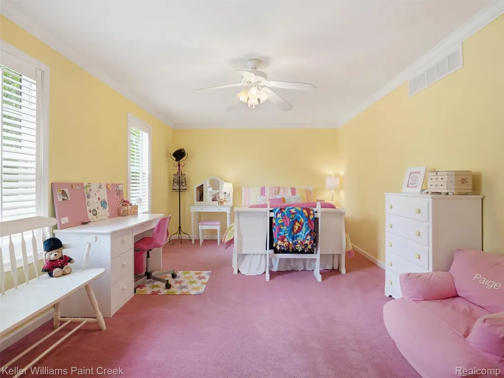 1351 W Fairview Lane Rochester Hills City MI 48306