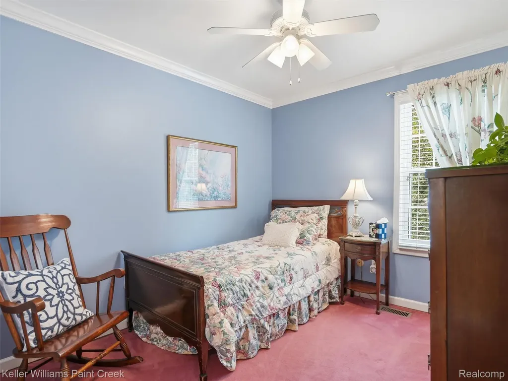 1351 W Fairview Lane Rochester Hills City MI 48306