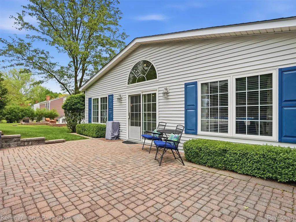 1351 W Fairview Lane Rochester Hills City MI 48306