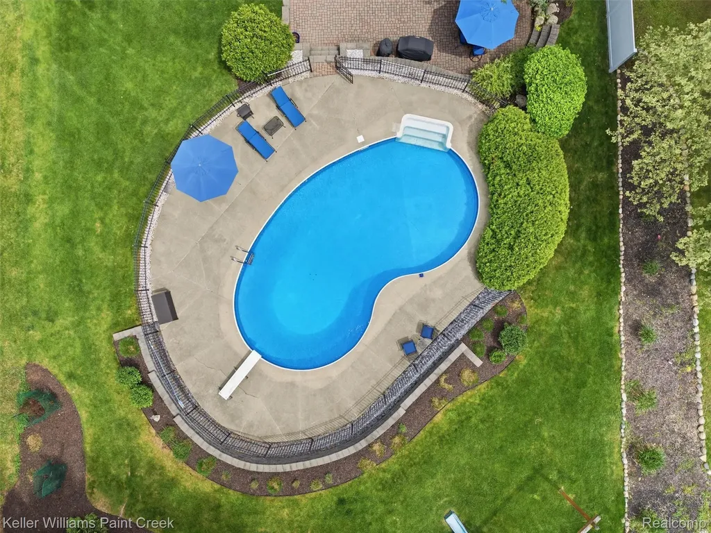 1351 W Fairview Lane Rochester Hills City MI 48306