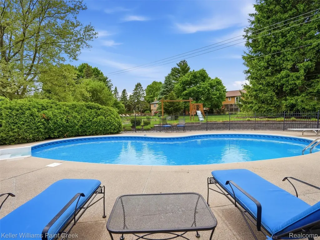 1351 W Fairview Lane Rochester Hills City MI 48306