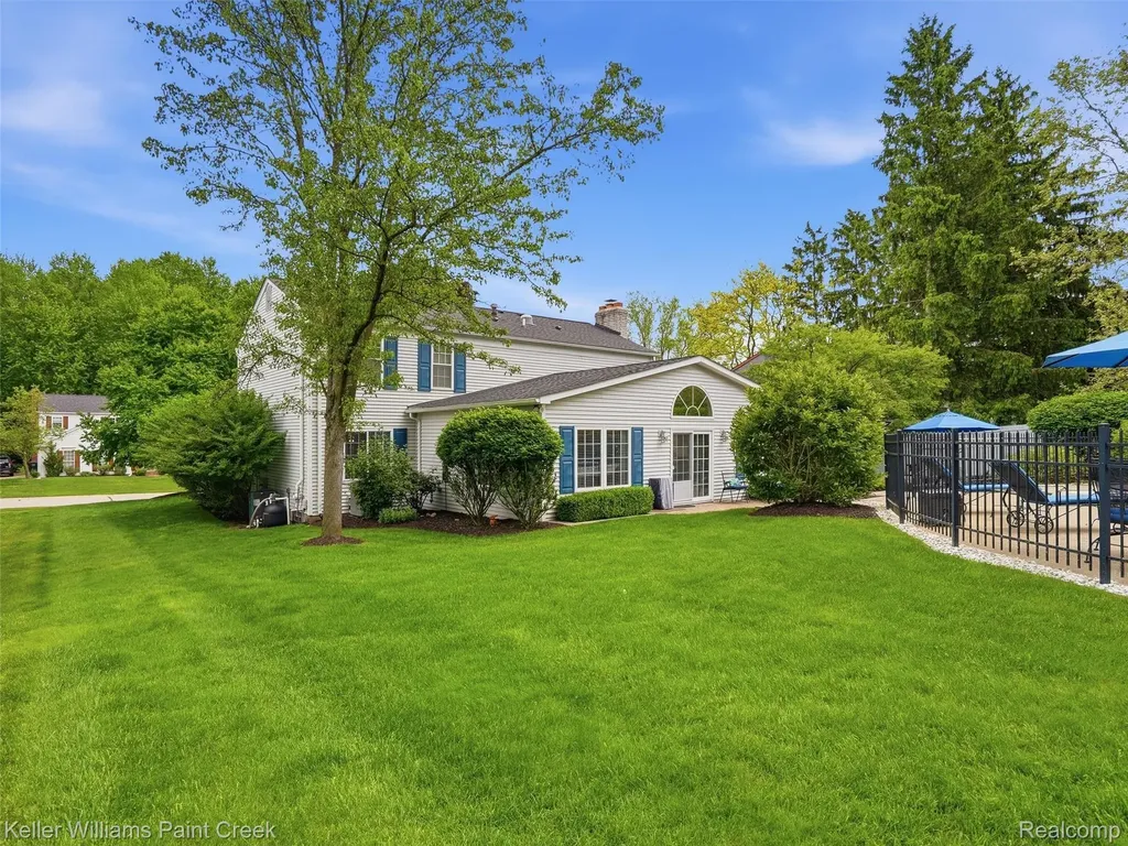 1351 W Fairview Lane Rochester Hills City MI 48306