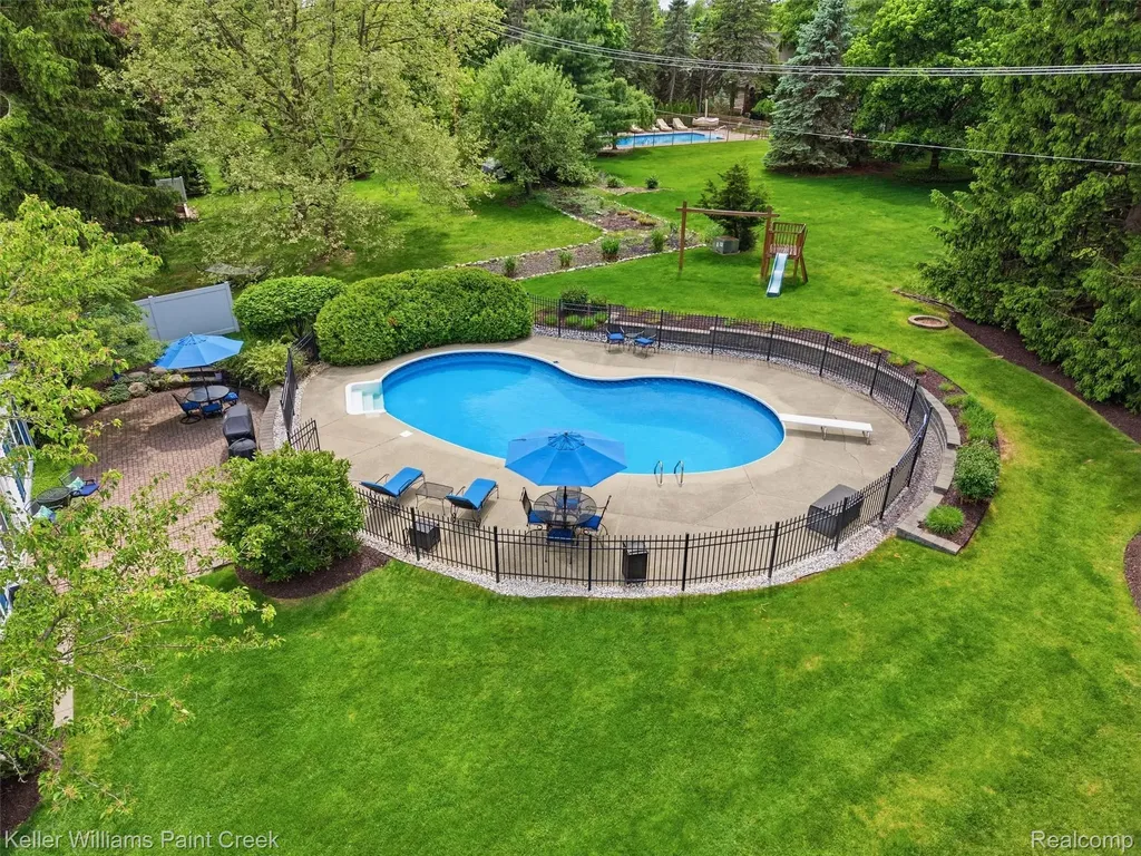 1351 W Fairview Lane Rochester Hills City MI 48306