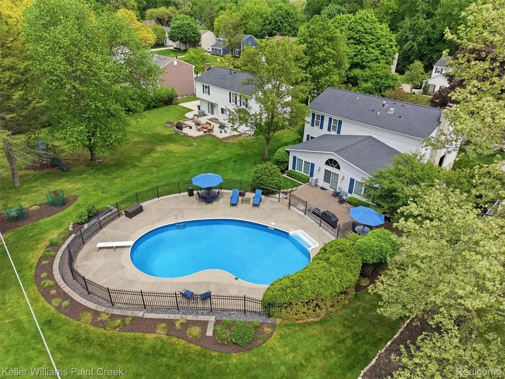 1351 W Fairview Lane Rochester Hills City MI 48306