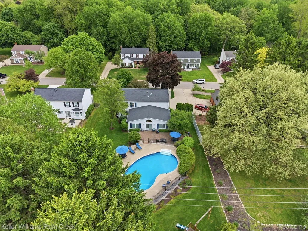 1351 W Fairview Lane Rochester Hills City MI 48306