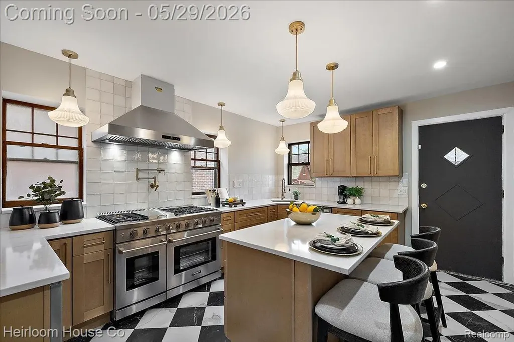 1755 W Boston Boulevard Detroit City MI 48206