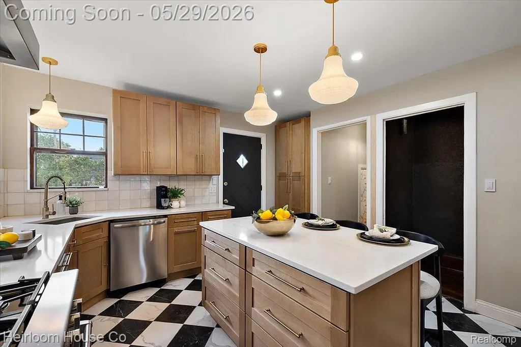 1755 W Boston Boulevard Detroit City MI 48206