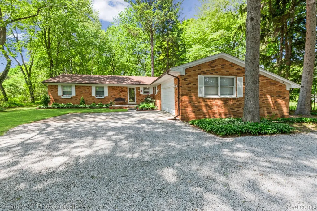 8638 Stone Road Algonac City MI 48001