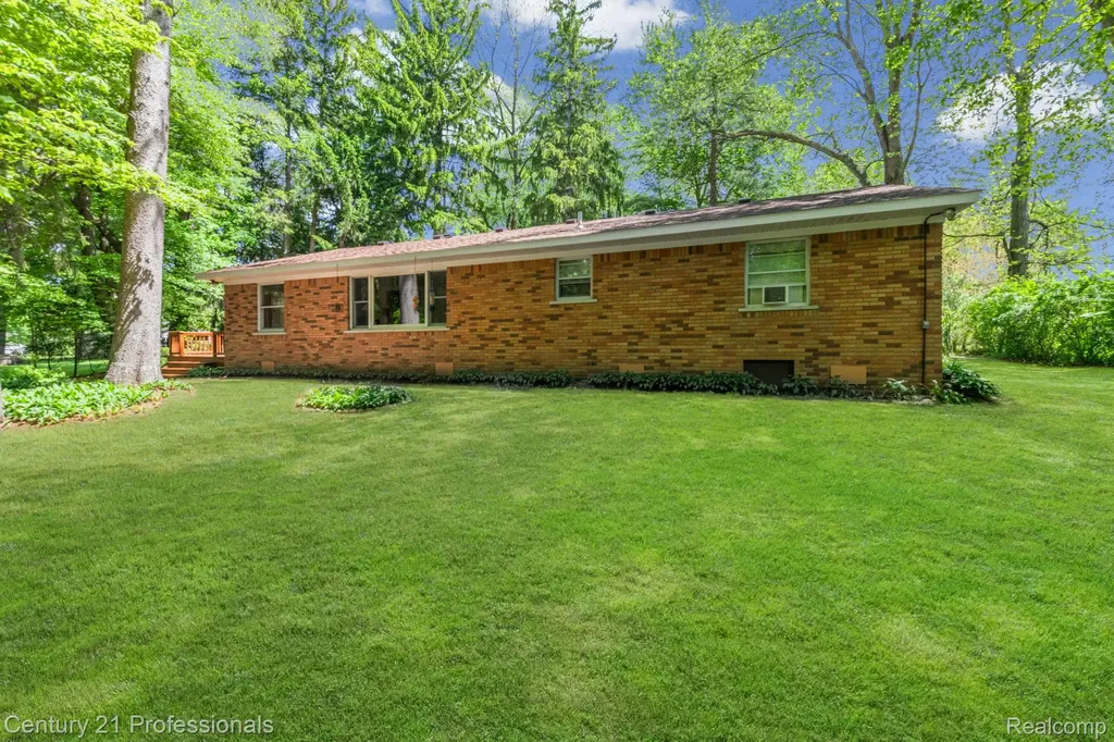 8638 Stone Road Algonac City MI 48001