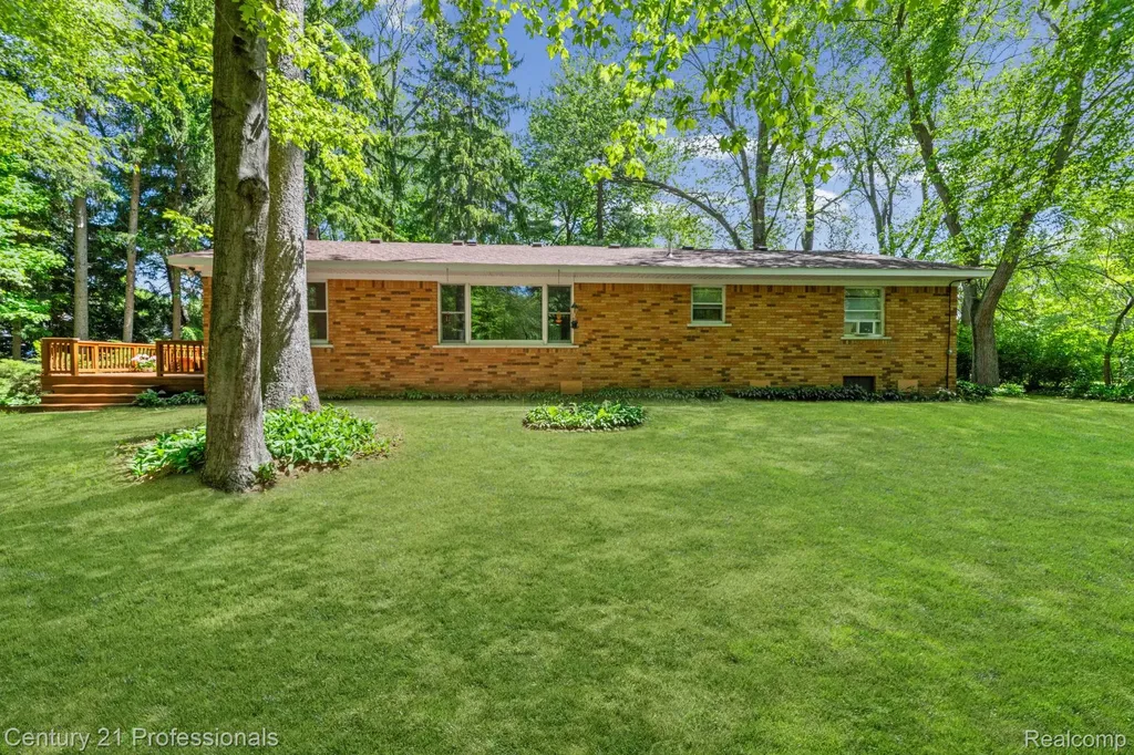 8638 Stone Road Algonac City MI 48001