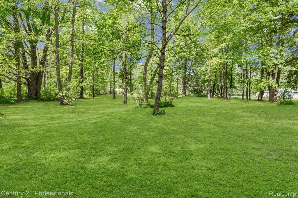 8638 Stone Road Algonac City MI 48001