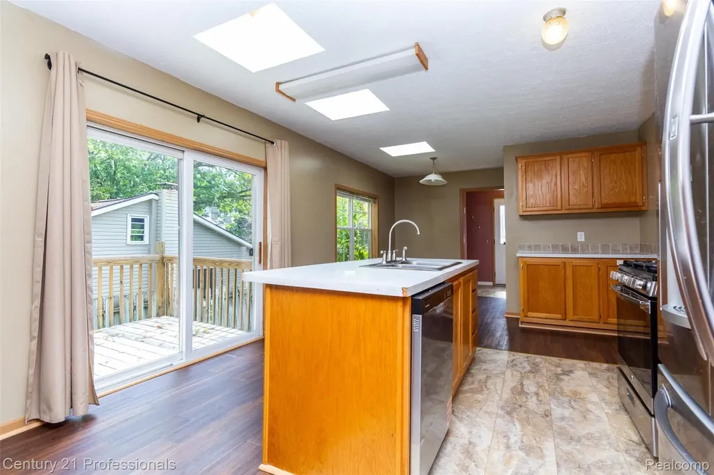4080 Cass Elizabeth Road Waterford Charter Township MI 48328