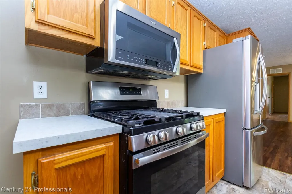 4080 Cass Elizabeth Road Waterford Charter Township MI 48328