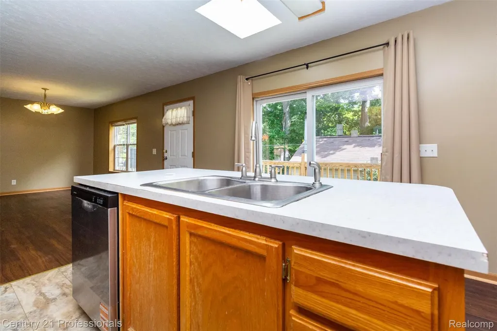 4080 Cass Elizabeth Road Waterford Charter Township MI 48328