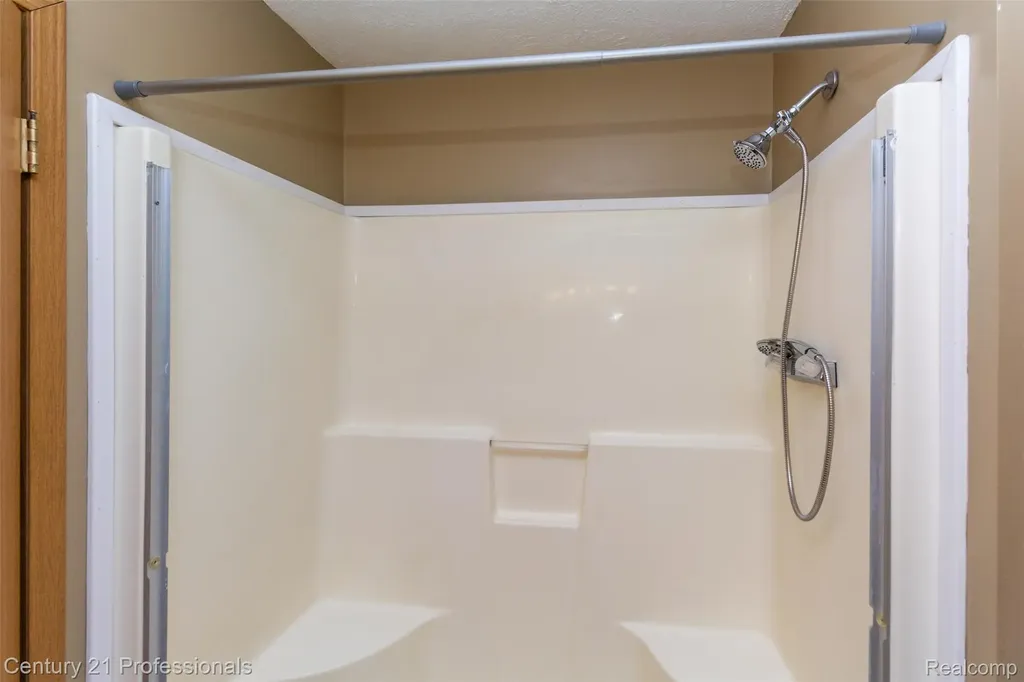 4080 Cass Elizabeth Road Waterford Charter Township MI 48328