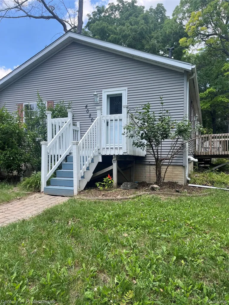 4080 Cass Elizabeth Road Waterford Charter Township MI 48328