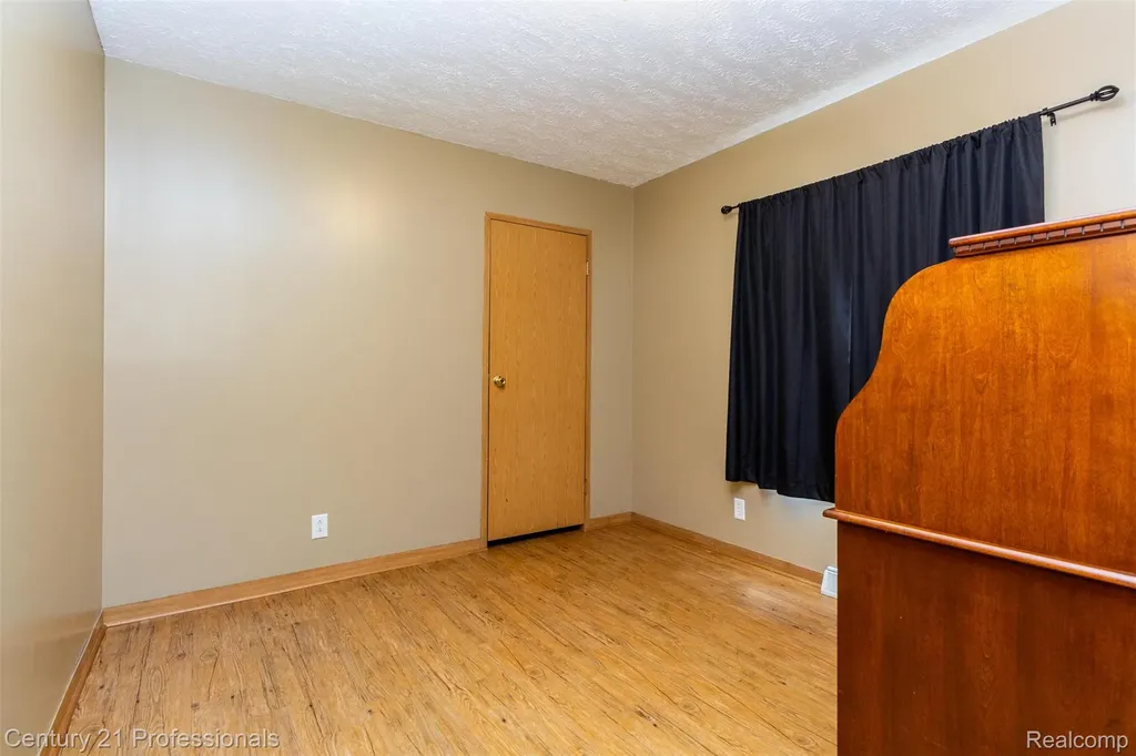 4080 Cass Elizabeth Road Waterford Charter Township MI 48328