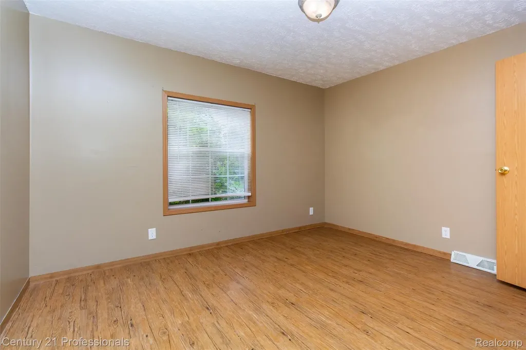 4080 Cass Elizabeth Road Waterford Charter Township MI 48328