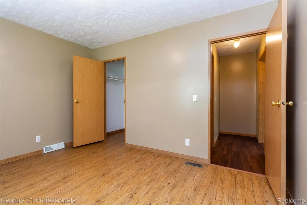 4080 Cass Elizabeth Road Waterford Charter Township MI 48328