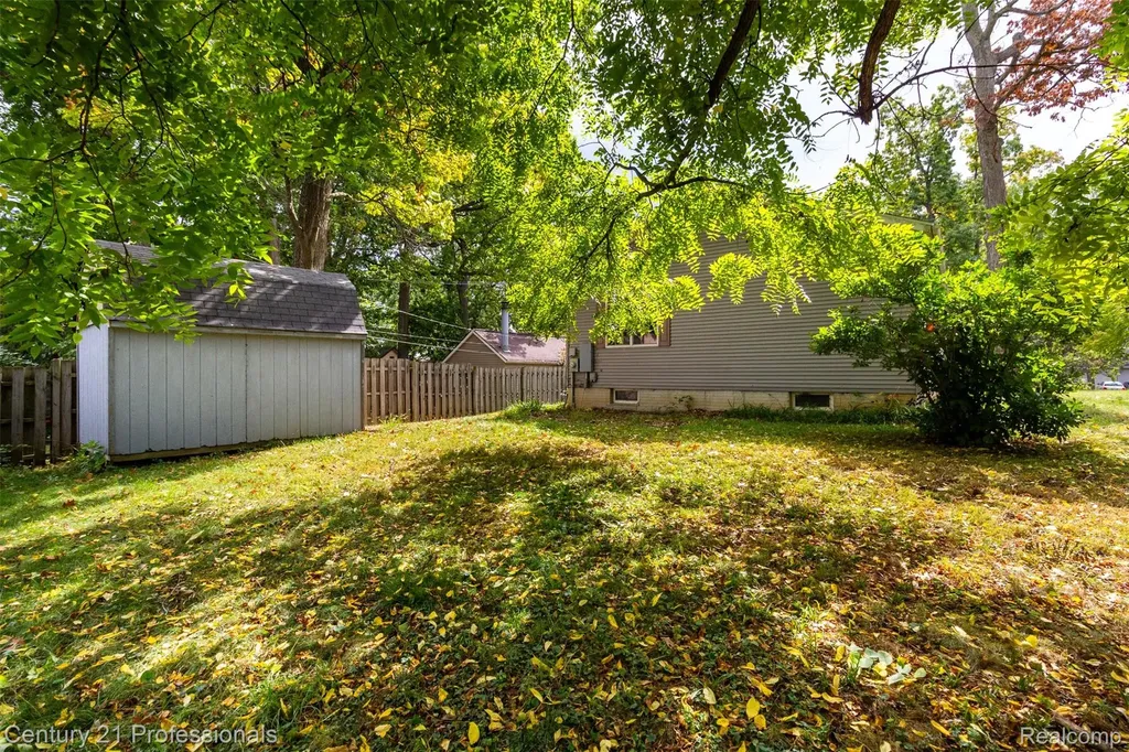 4080 Cass Elizabeth Road Waterford Charter Township MI 48328