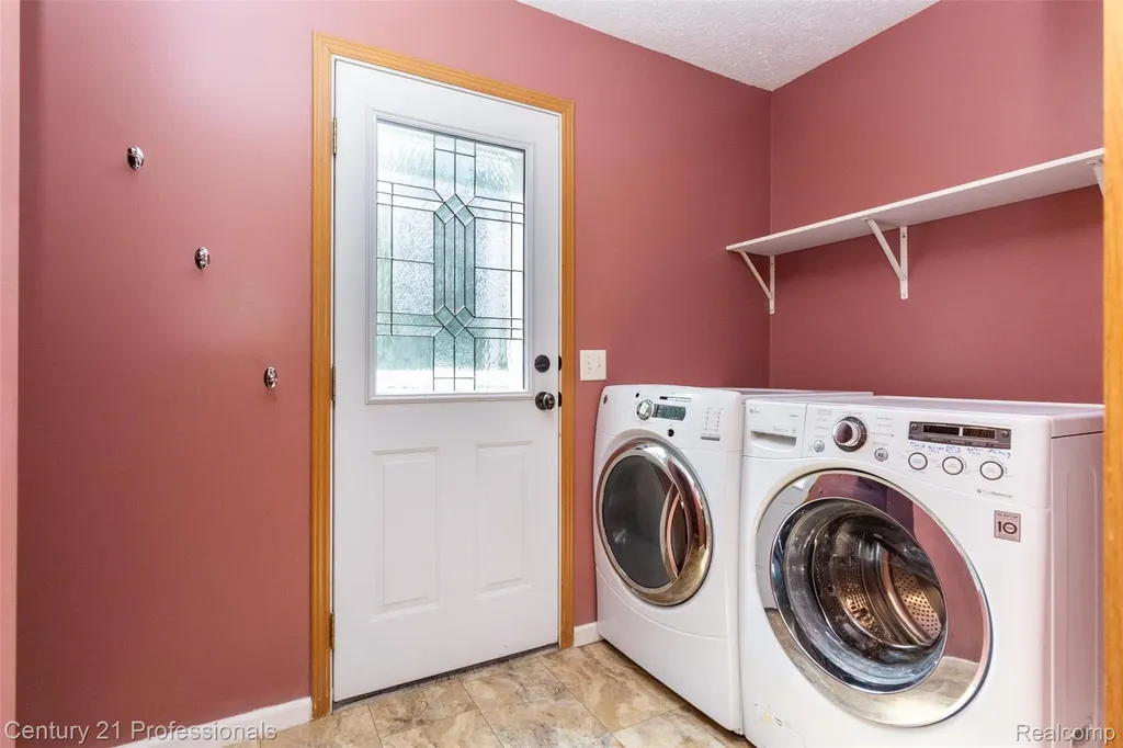 4080 Cass Elizabeth Road Waterford Charter Township MI 48328
