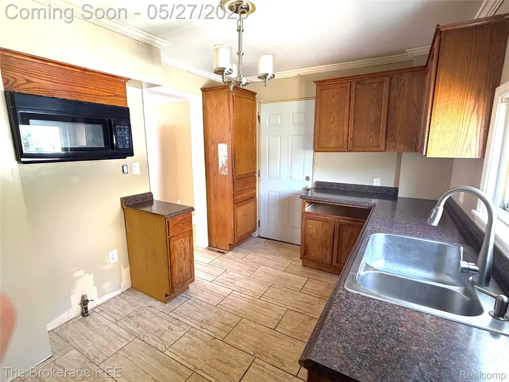 11205 N Saginaw Street Mt. Morris City MI 48458