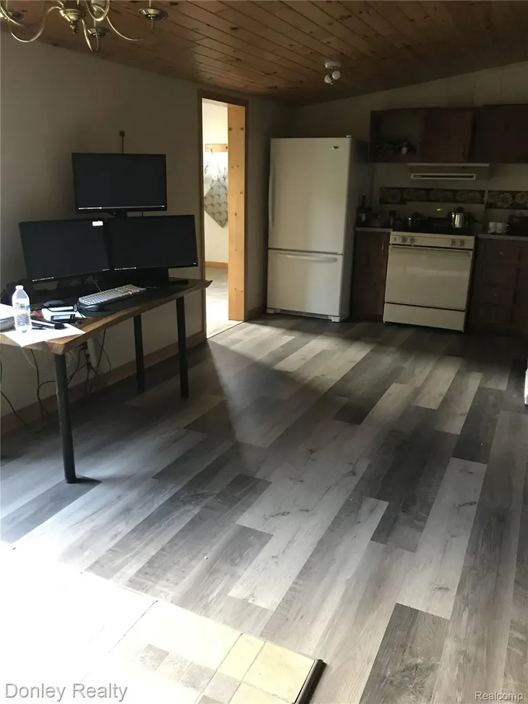 6767 White Creek Road Koylton Township MI 48453