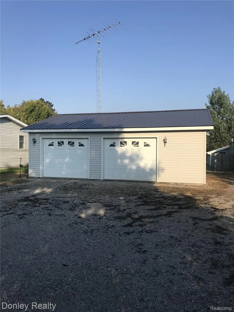 6767 White Creek Road Koylton Township MI 48453